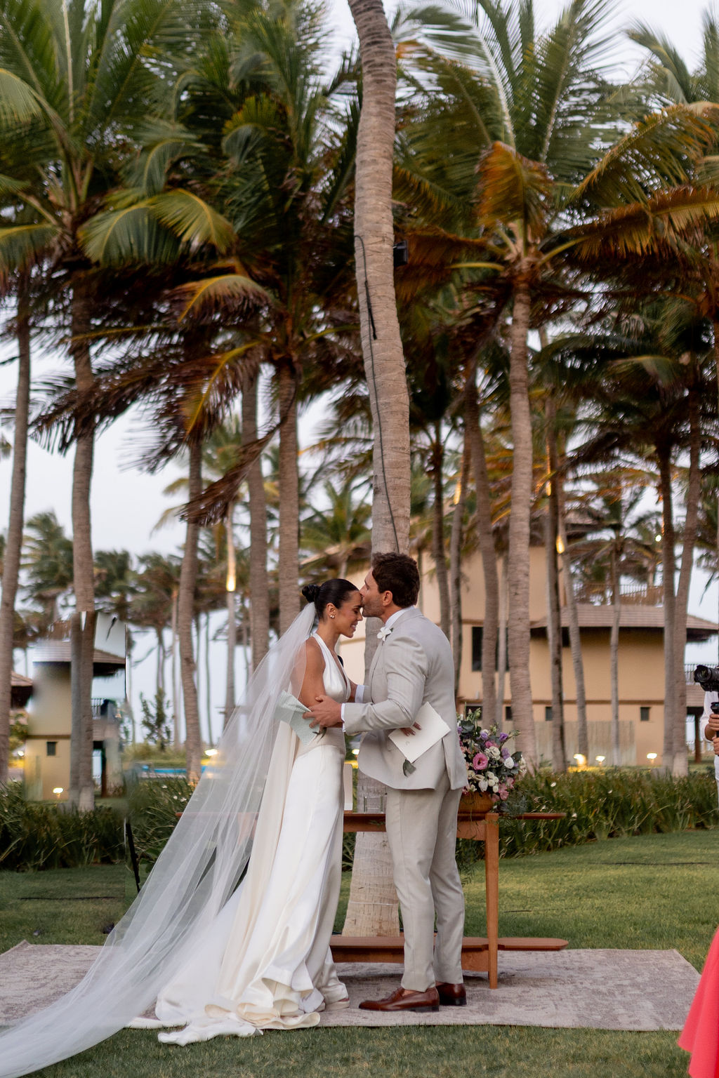 Casamento de Júlia Leal e Carlos Fiúza celebra o amor em cenário paradisíaco