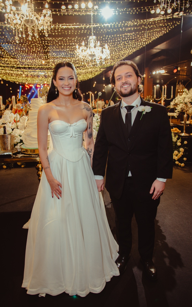 Gisele Câmara e João Pedro Leite celebram matrimônio no La Maison