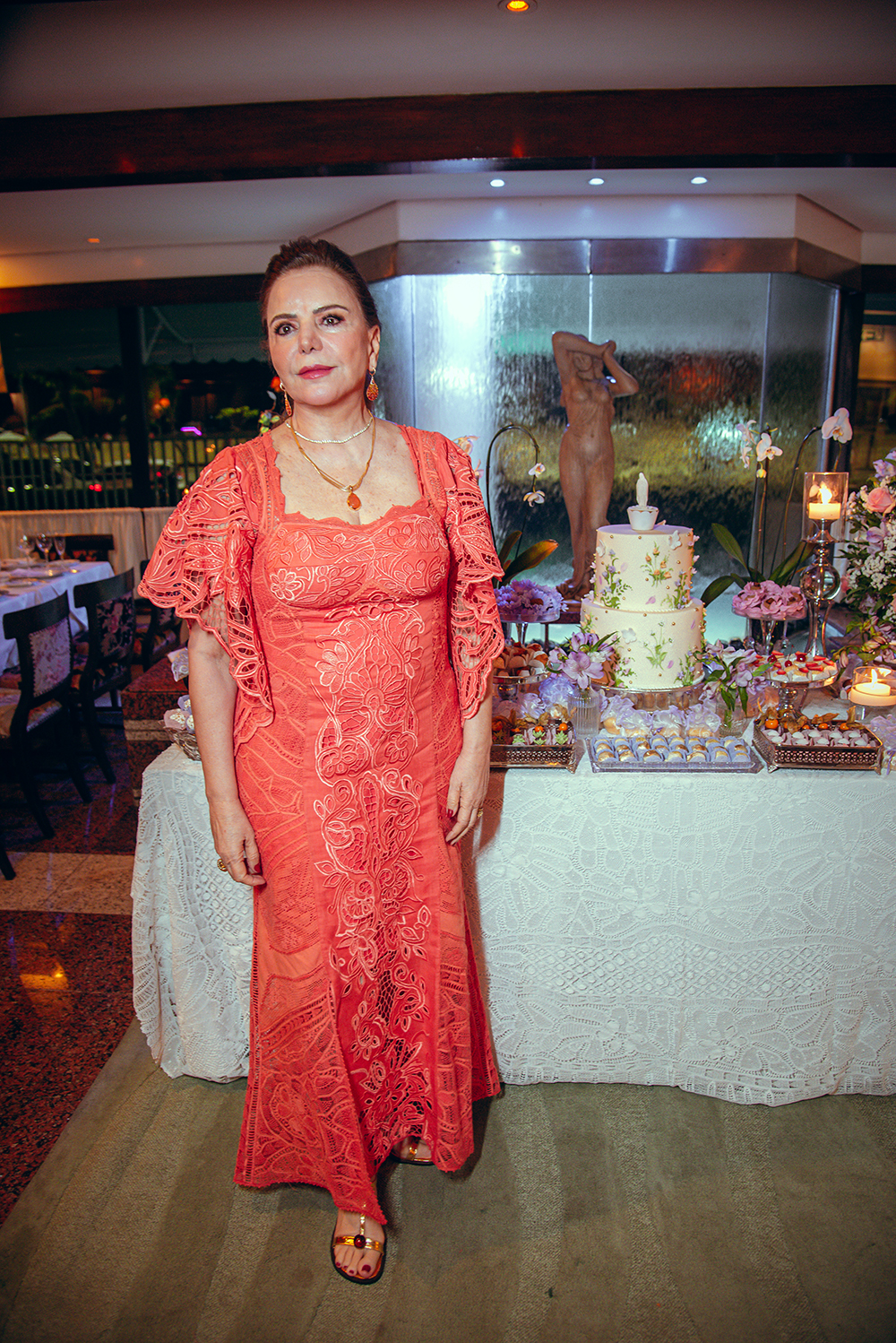 Sandra Lazera reúne familiares e amigos em celebração de aniversário