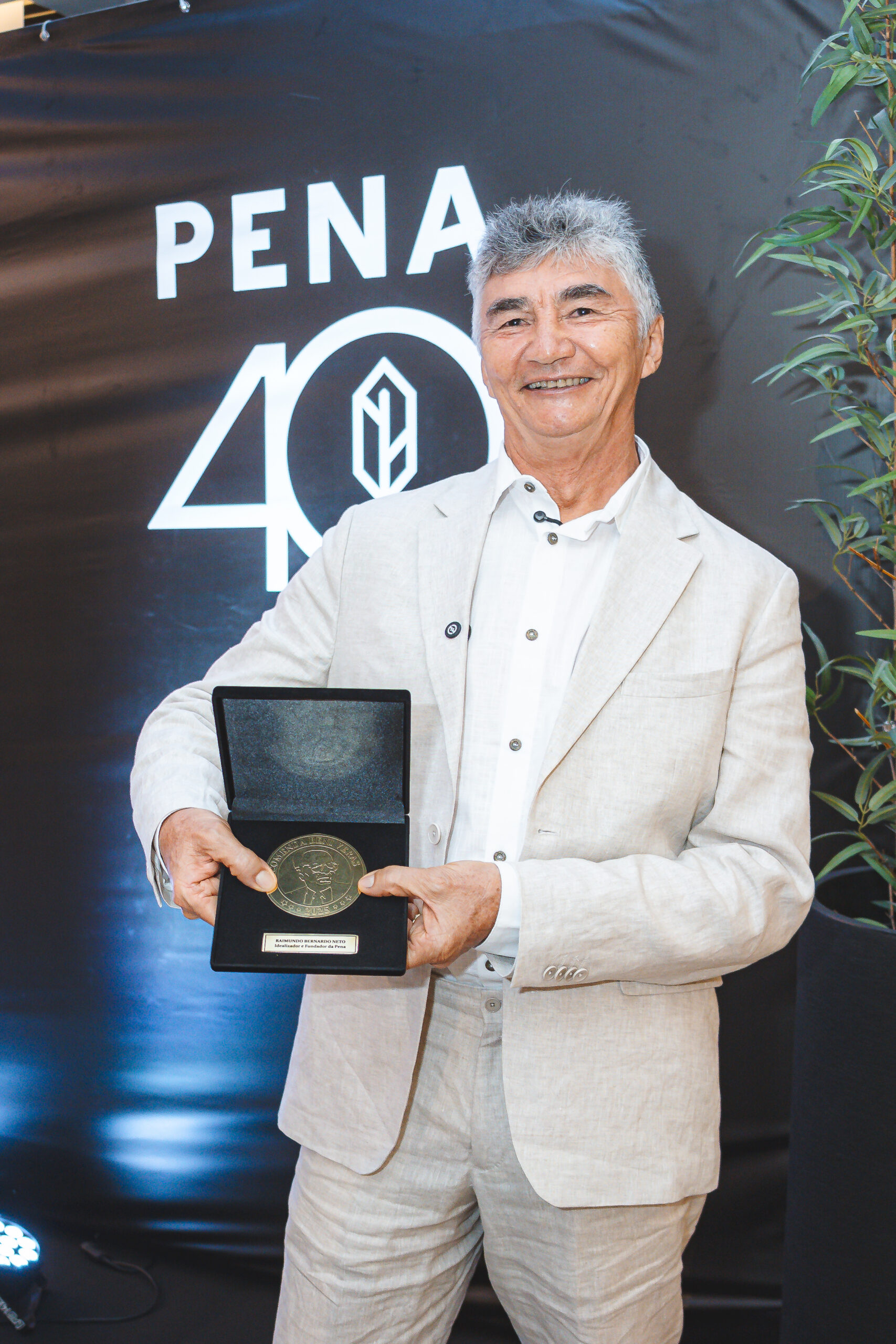 Raimundo Pena recebe Comenda Beni Veras 2025