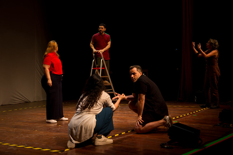 Hub Cultural Porto Dragão recebe espetáculo ‘Inacabado’, do Grupo Bagaceira
