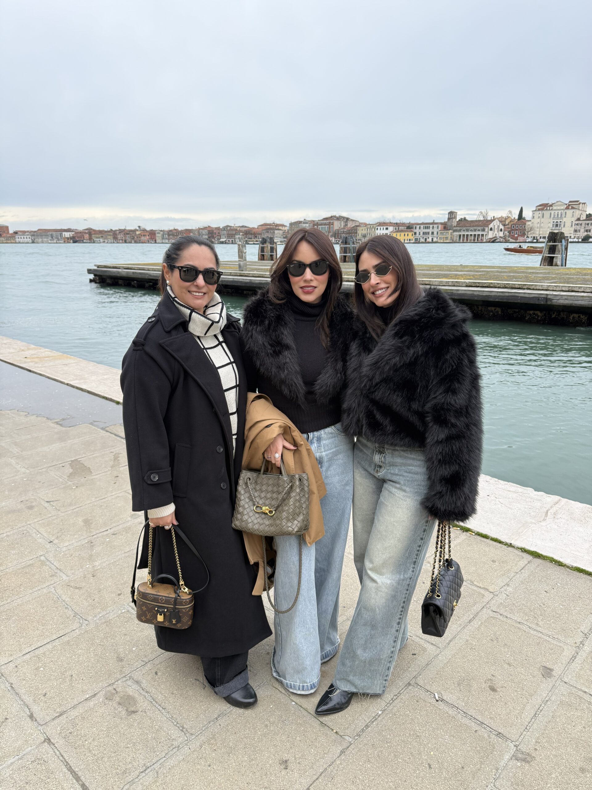 Thicyane, Lidyane e Franciane Lemos aproveitam viagem em família na Itália