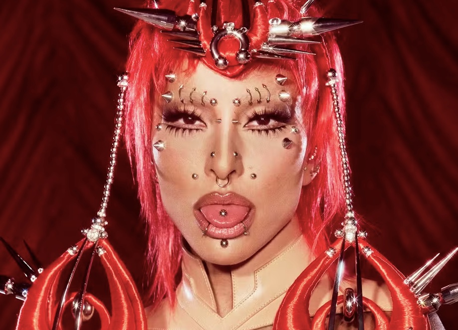Sabrina Sato simula nudez completa em look impactante para o Carnaval