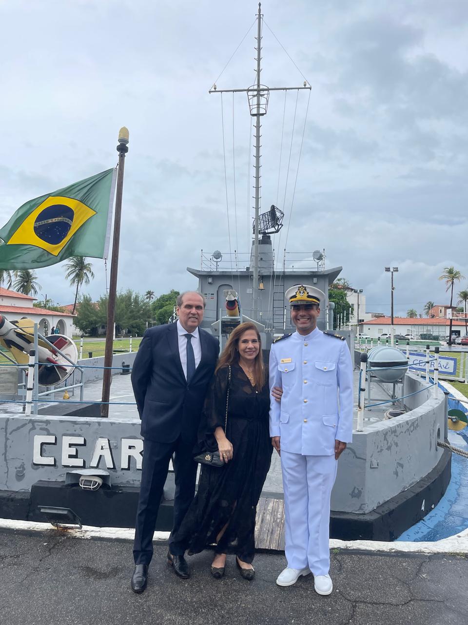 Thiago Menezes se torna oficial médico da Marinha do Brasil