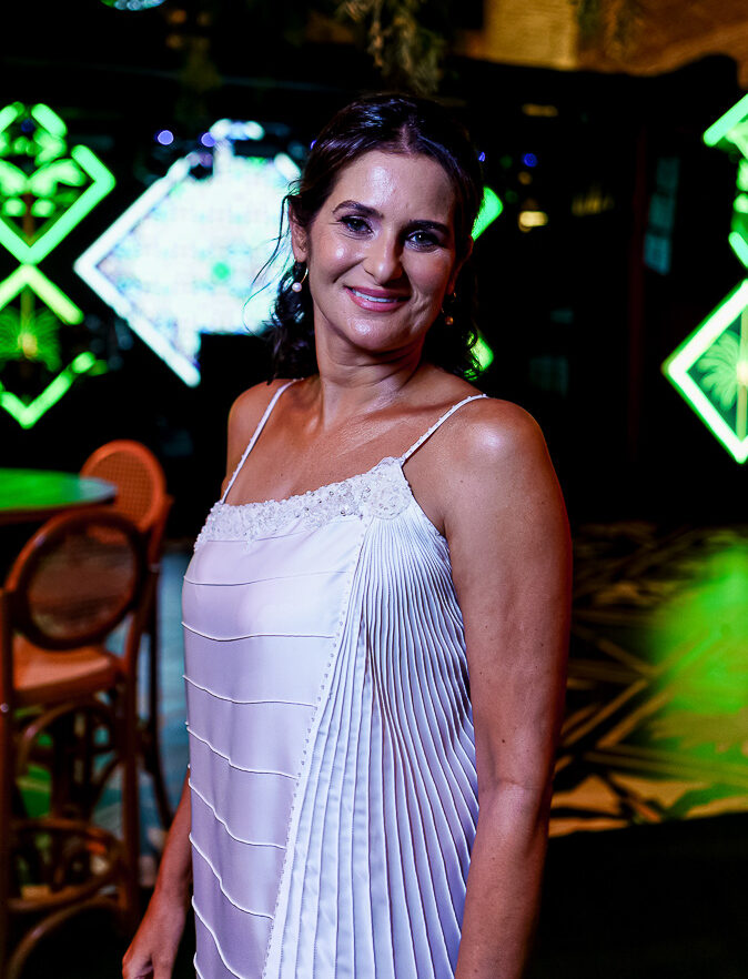 Cecília Seligmann comemora 50 anos com festa sofisticada no L’Ô 142