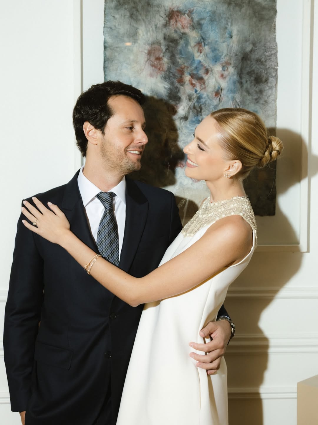 Carolina Bing e Bruno Rudge celebram noivado em SP