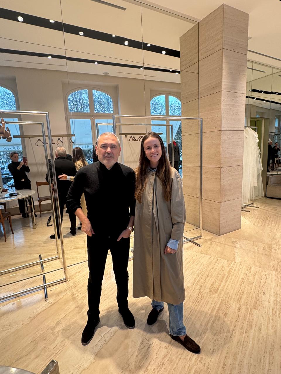 Marina Gold escolhe vestido inédito de Elie Saab para casamento
