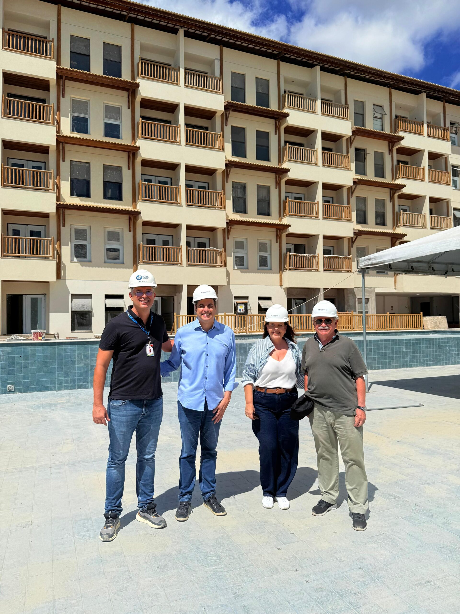 Autoridades do Banco do Nordeste visitam obras do Ohana Resort