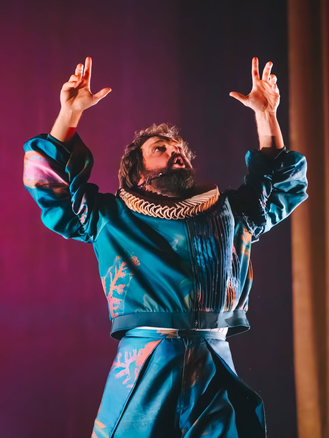 Cineteatro São Luiz recebe comédia de Gregorio Duvivier