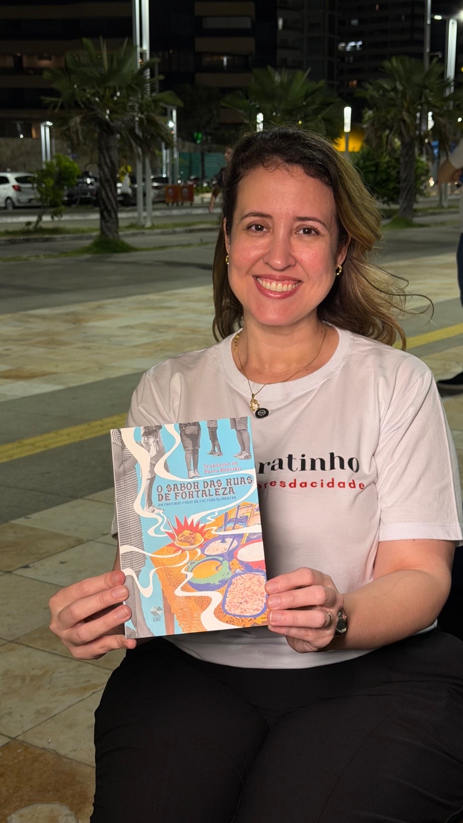 Livro resgata história do pratinho como símbolo da cultura de Fortaleza