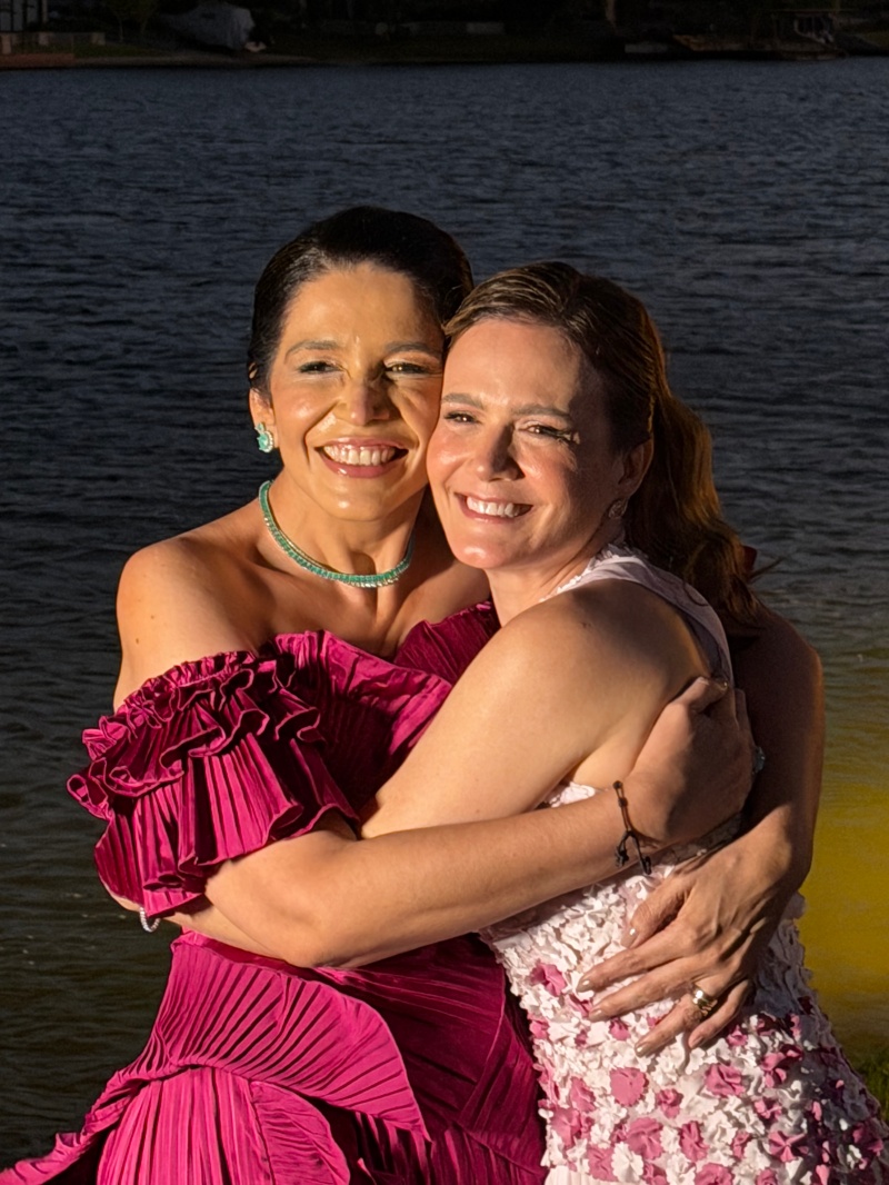 Tissiana Studart e Manuela Macedo celebram aniversário com festa na Lagoa do Uruaú