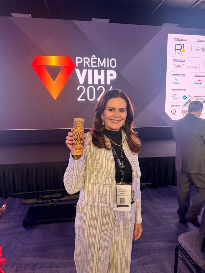 Ivana Bezerra é reconhecida como Hoteleira do Ano em prêmio nacional