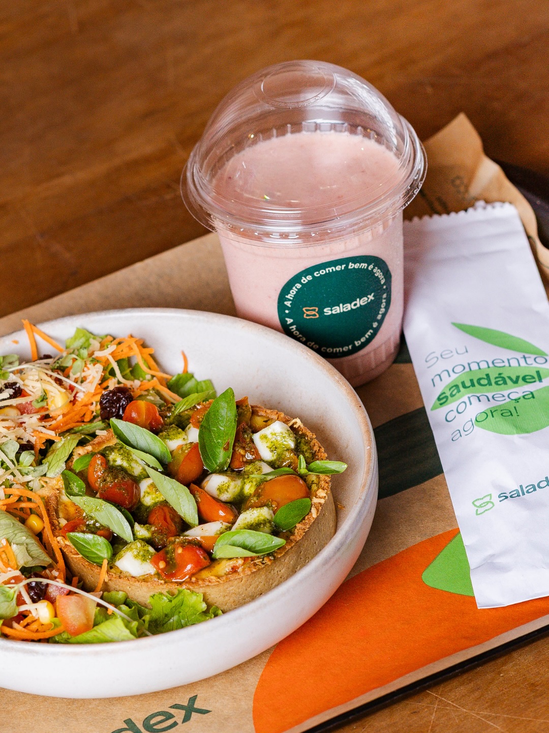 Saladex reúne especialistas em bate-papo sobre alimentação, beleza e autocuidado