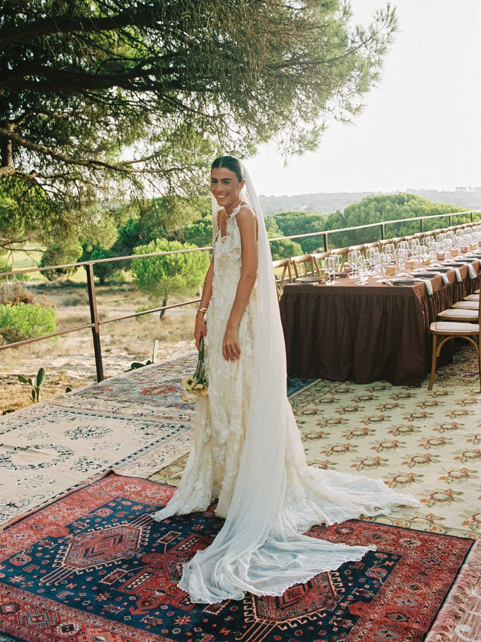 Vicky Montanari escolhe Dior direto da passarela para casamento em Portugal