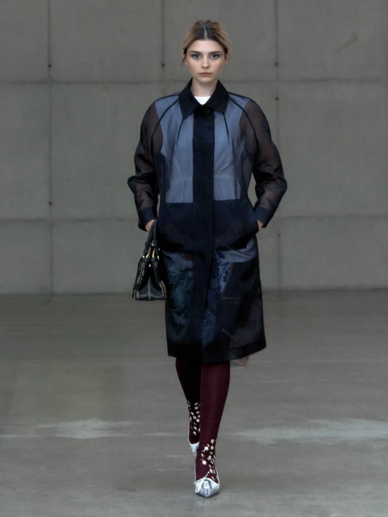 Catarina Tourinho escolhe look da Prada Fall/Winter 2026 para evento em São Paulo