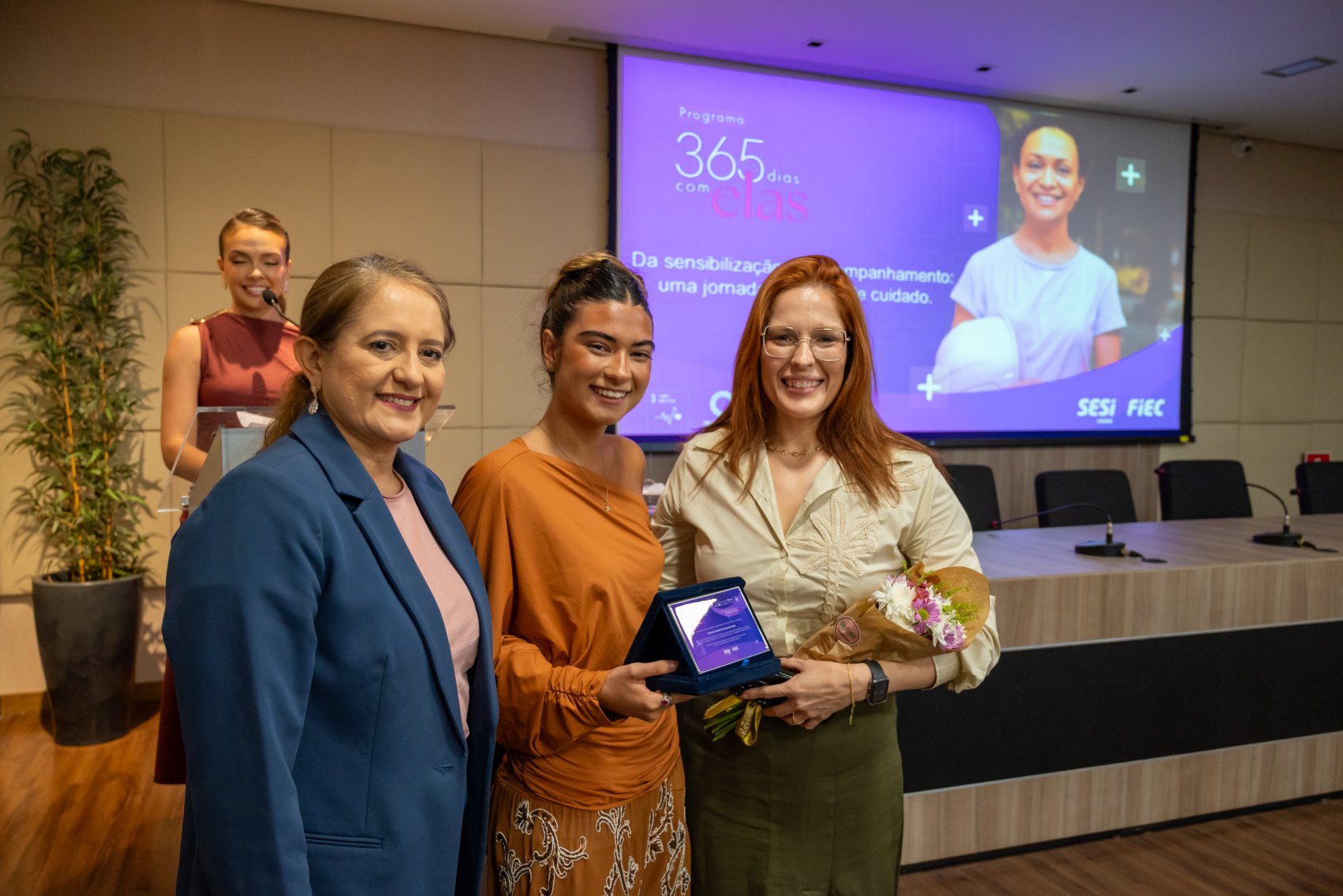 Indústria Dilady é homenageada pela FIEC em programa dedicado à saúde feminina